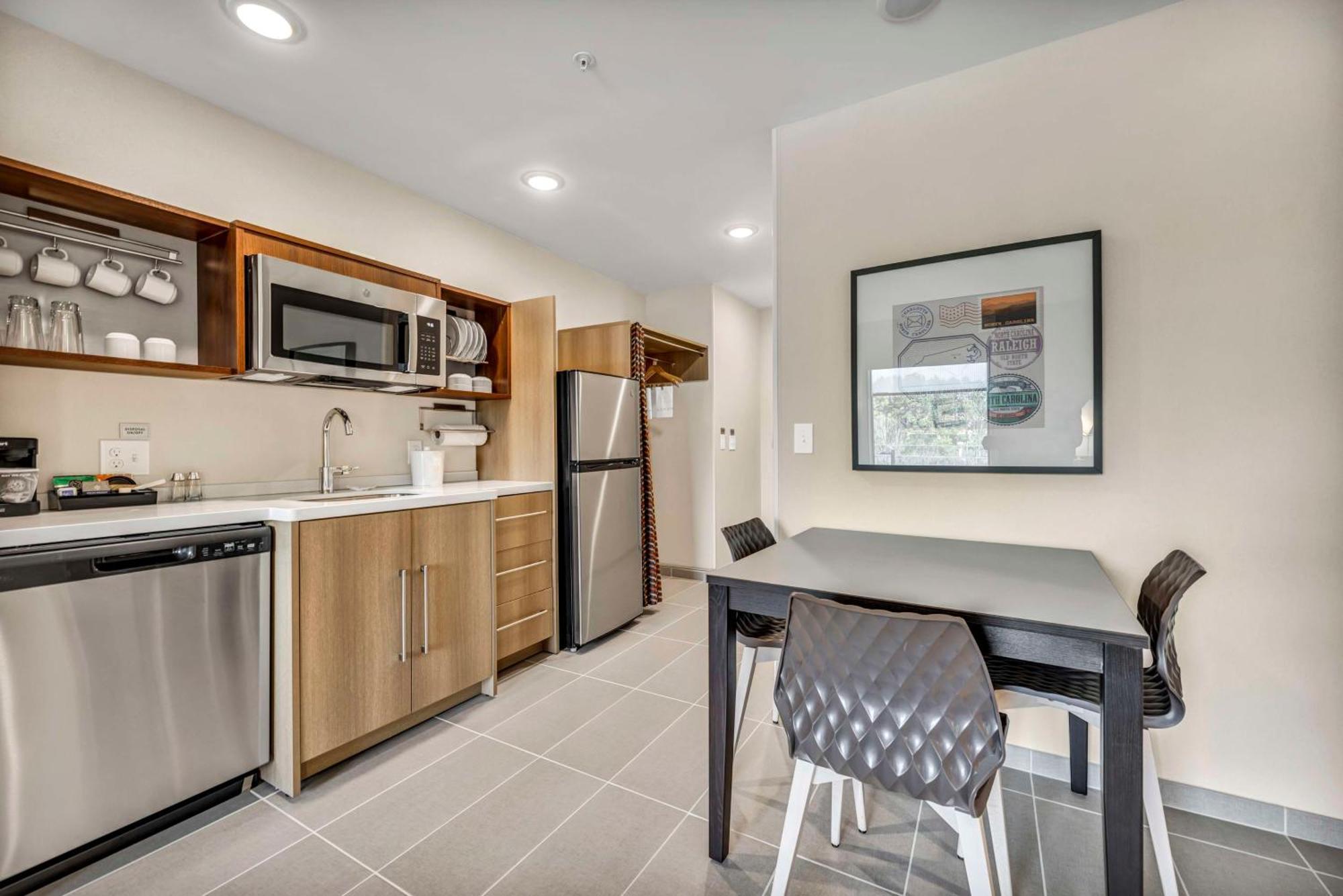 Hotel Home2 By Hilton West Lenovo Center Raleigh