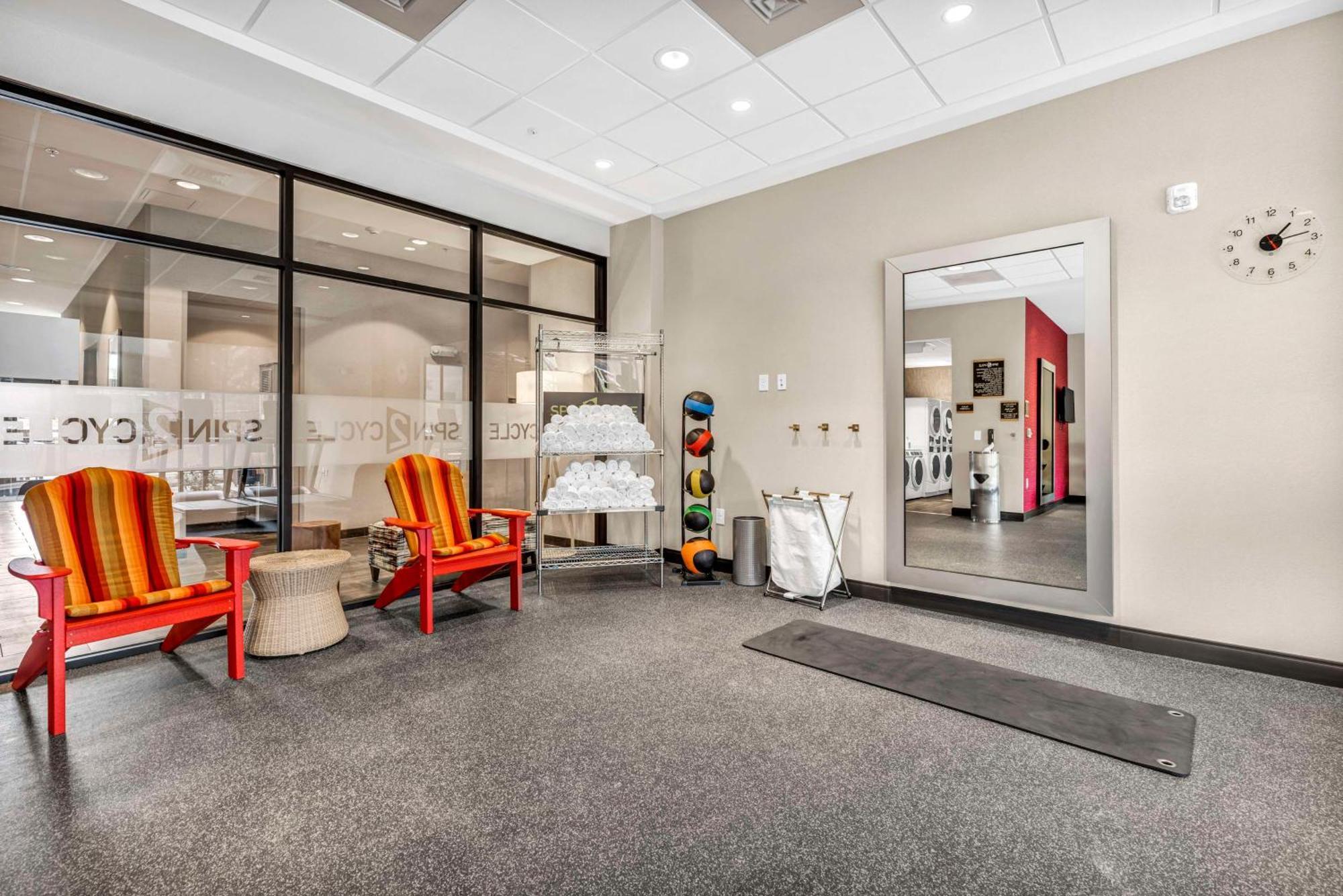 Hotel Home2 By Hilton West Lenovo Center 3*