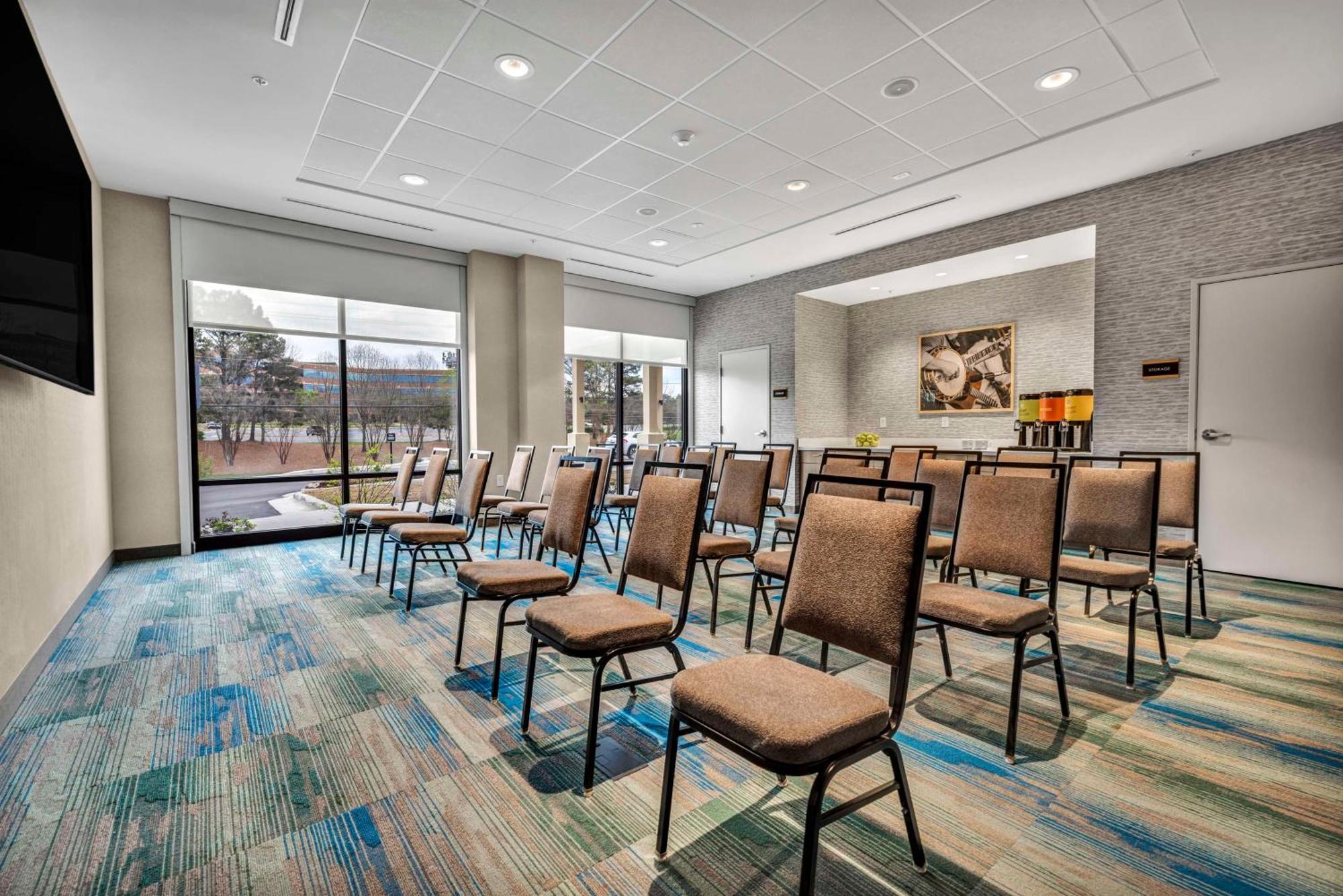 Hotel Home2 By Hilton West Lenovo Center Raleigh